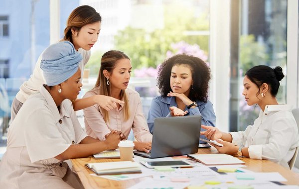 Comment les marques de produits technologiques peuvent-elles utiliser les influenceurs pour augmenter leurs ventes?