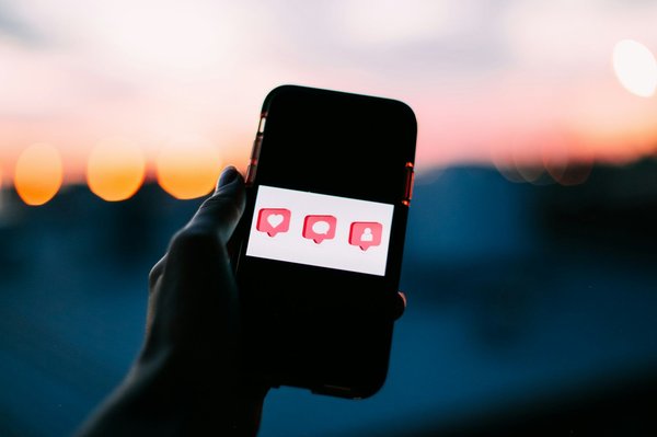 Maximisez votre portée grâce à l'acquisition de followers et de likes